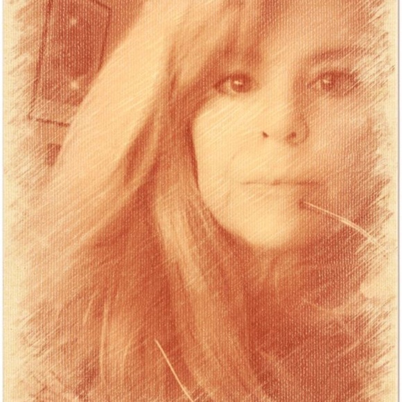 🦋Meet your Posh Seller, Sharon: Make an offer! - Picture 3 of 11